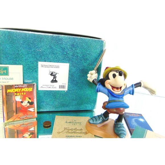 NEW Disney MICKEY MOUSE Brave Little Tailor FIGURINE & BOOK Peter Pan Sword WDCC - Picture 2 of 12